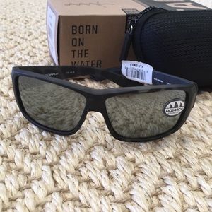 NWT Costa Cat Cay AT140 Sunglasses